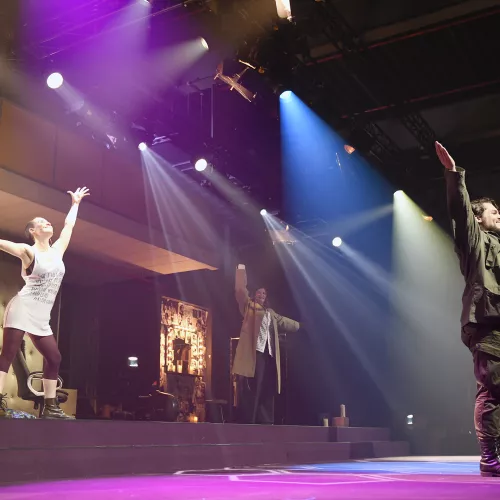 ELEONORE - Ich muss nicht glücklich sein (GP)