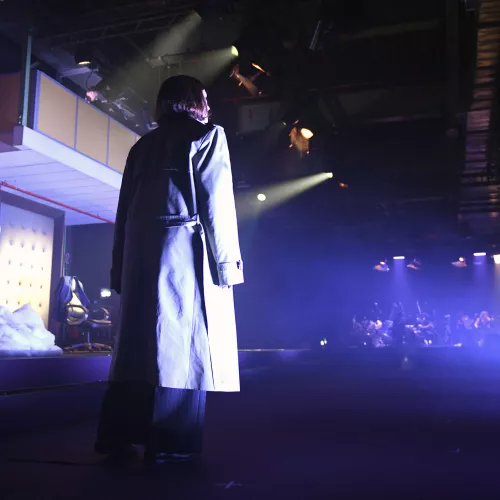 ELEONORE - Ich muss nicht glücklich sein (HP)